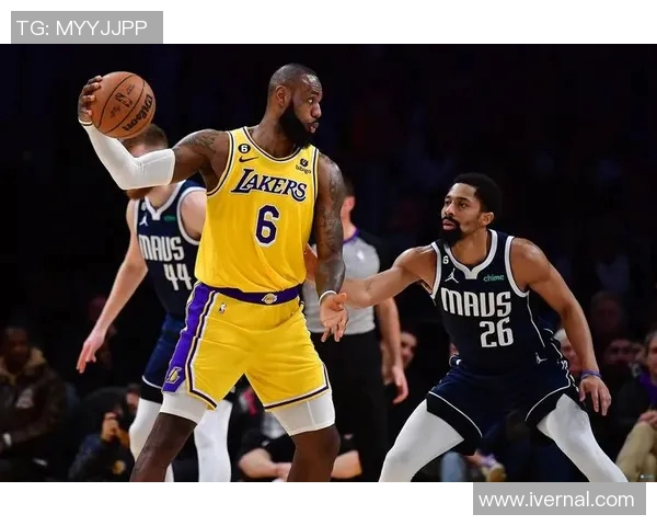 湖人对阵独行侠精彩直播全程回顾与赛后分析 湖人对阵独行侠精彩直播全程回顾与赛后分析